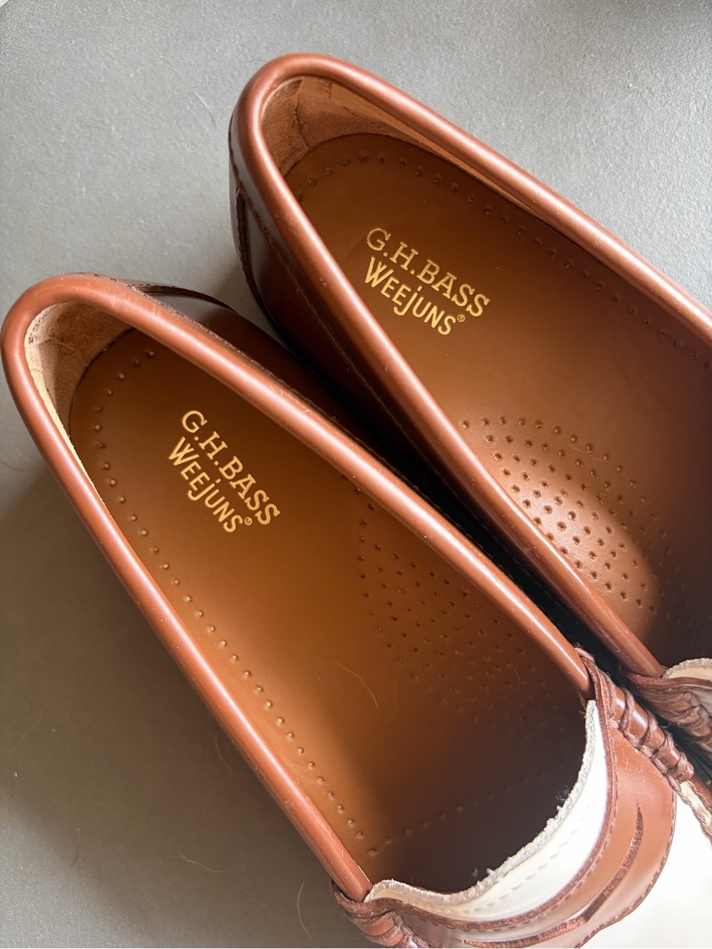 GH Bass Weejuns Whitney Two-Tone Penny Loafers Size 7.5M - Picture 2 of 4